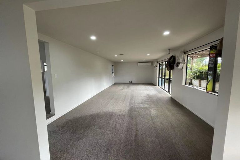 Photo of property in 6 Tokay Place, Huapai, Kumeu, 0810
