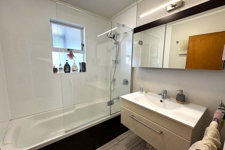 Photo of property in 26 Peters Avenue, Cloverlea, Palmerston North, 4412