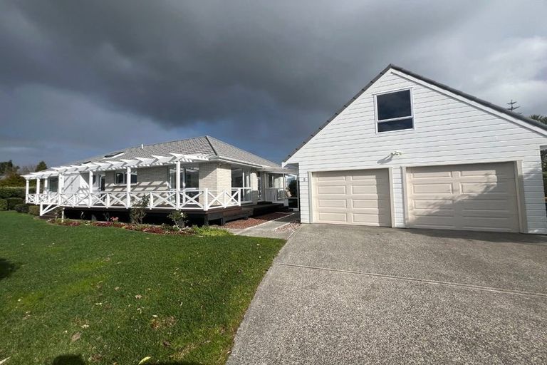 Photo of property in 5 Barton Place, Orewa, 0931