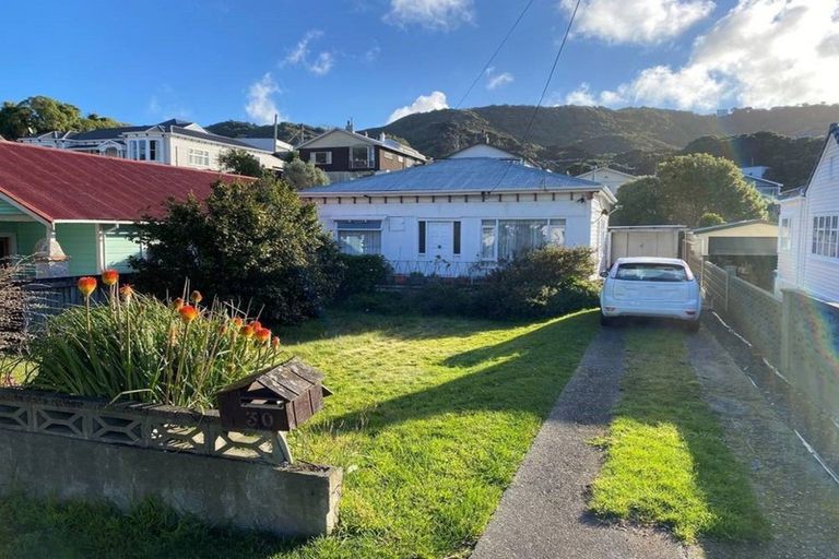 Photo of property in 30 The Parade, Island Bay, Wellington, 6023