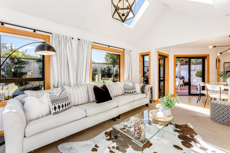 Photo of property in 19 Hinau Street, Woburn, Lower Hutt, 5010