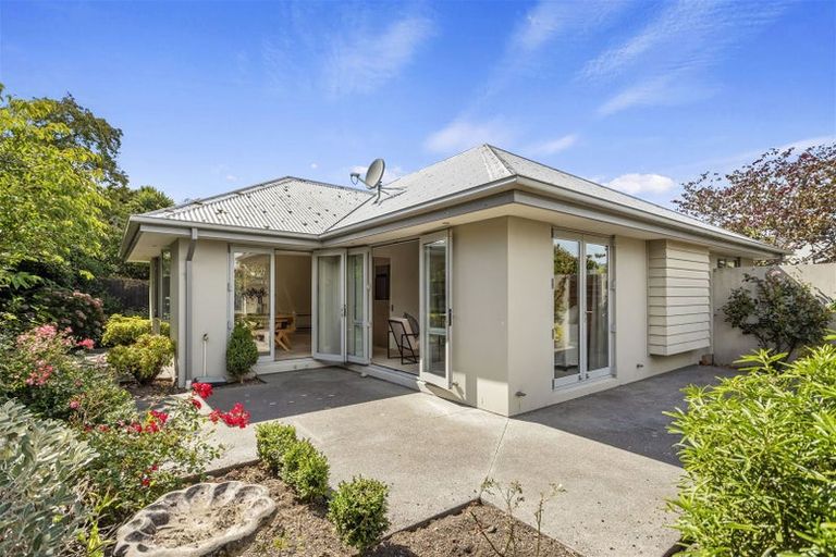 Photo of property in 70b Jeffreys Road, Fendalton, Christchurch, 8052