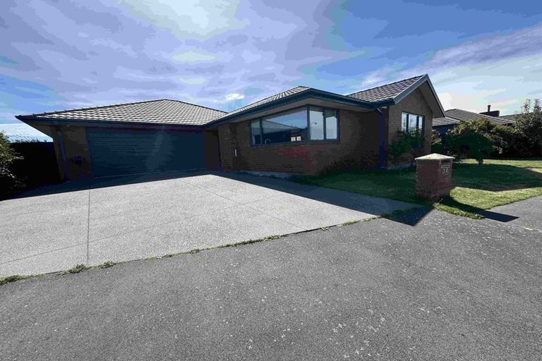 Photo of property in 34 Davaar Crescent, Broomfield, Christchurch, 8042