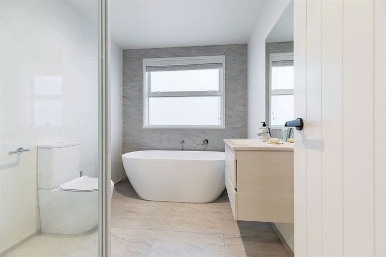 Photo of property in 1 Hinaki Street, Poike, Tauranga, 3112