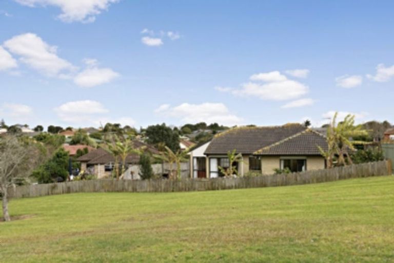Photo of property in 14 Waimarino Road, Weymouth, Auckland, 2103