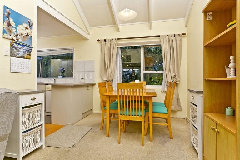 Photo of property in 7 Dianthus Place, Browns Bay, Auckland, 0630