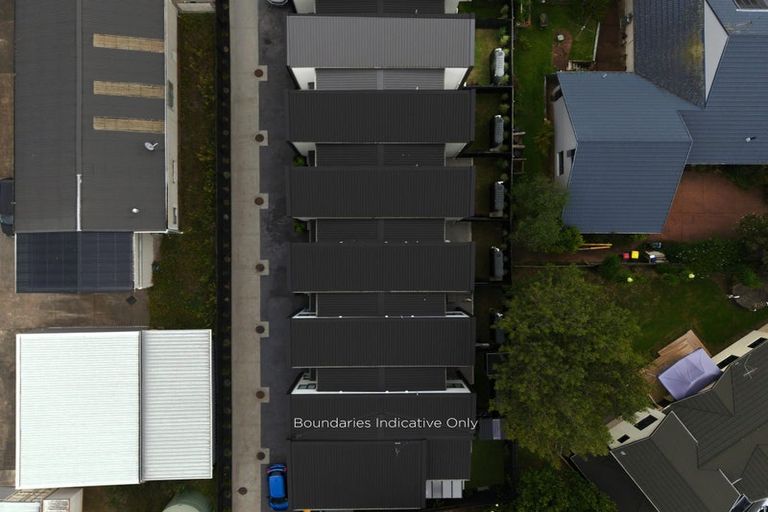 Photo of property in 2/7 Tapu Road, Huapai, Kumeu, 0810