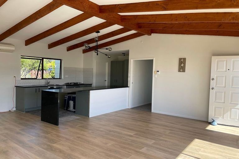 Photo of property in 1425 Whangaparaoa Road, Army Bay, Whangaparaoa, 0930