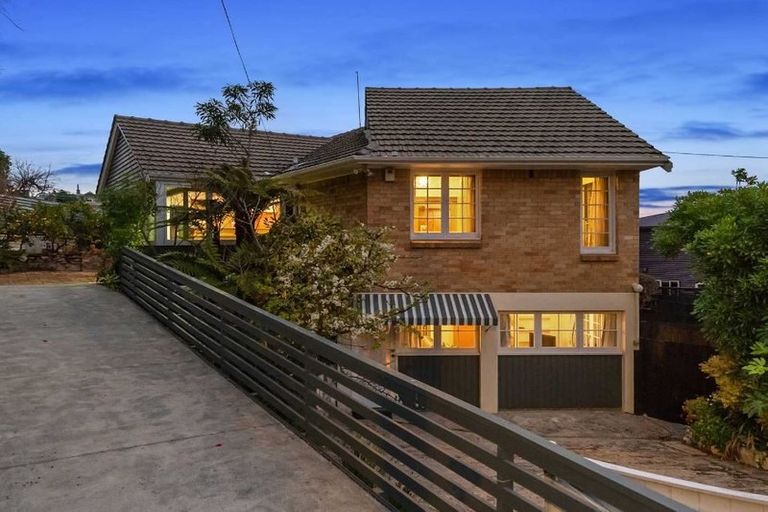 Photo of property in 2 Corrin Street, Melville, Hamilton, 3206