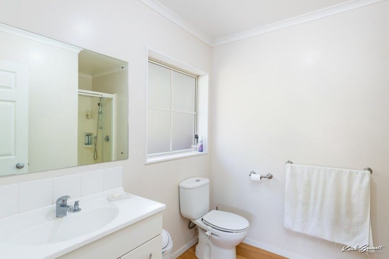 Photo of property in 5 Grace Nicholls Grove, Riverstone Terraces, Upper Hutt, 5018
