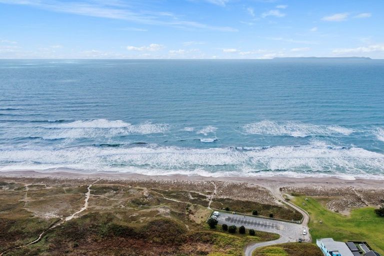 Photo of property in 2/1004 Papamoa Beach Road, Papamoa Beach, Papamoa, 3118