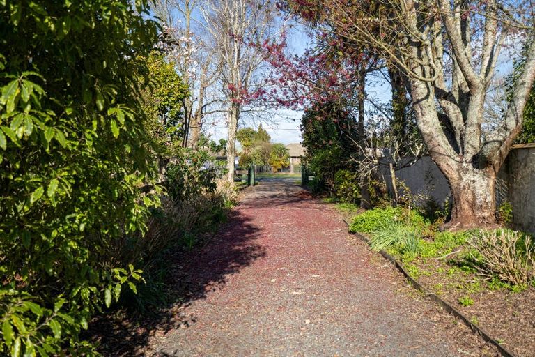 Photo of property in 261 Shakespeare Street, Leamington, Cambridge, 3432