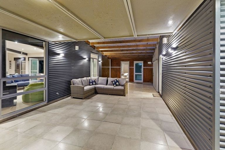 Photo of property in 40 Raukawa Road, Peka Peka, Waikanae, 5391