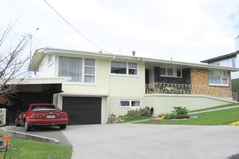 Photo of property in 127 Brunton Crescent, Thames, 3500