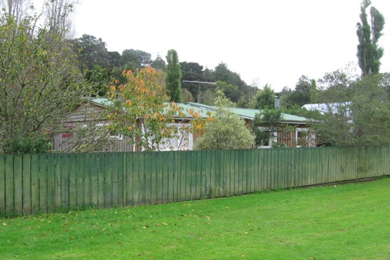 Photo of property in 12 Western Road, Laingholm, Auckland, 0604