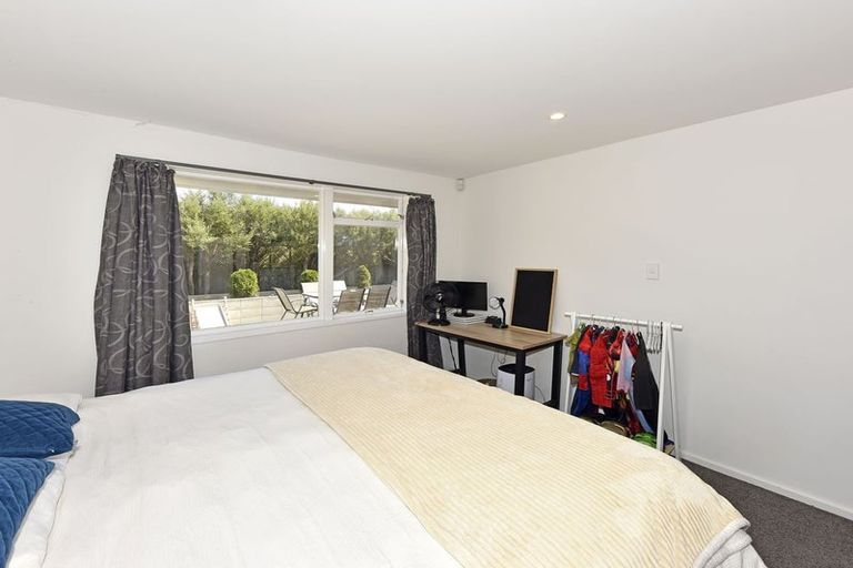 Photo of property in 2a Curzon Place, Parklands, Christchurch, 8083