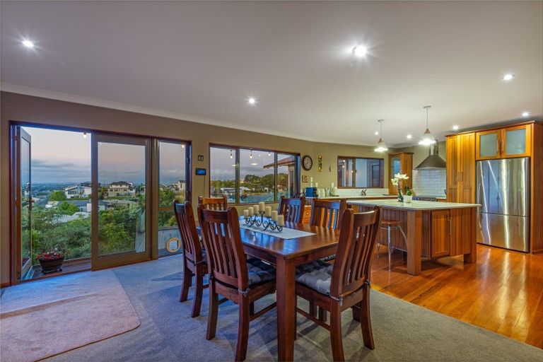 Photo of property in 117 Ruapehu Drive, Fitzherbert, Palmerston North, 4410