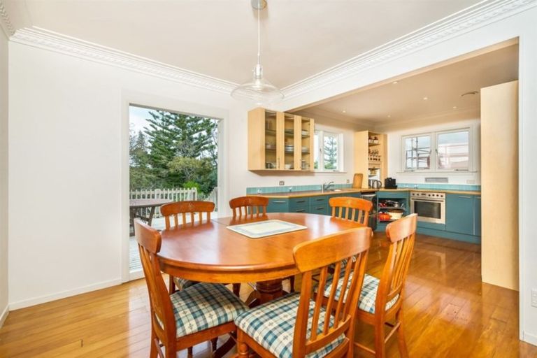 Photo of property in 3 East Avenue, Manly, Whangaparaoa, 0930