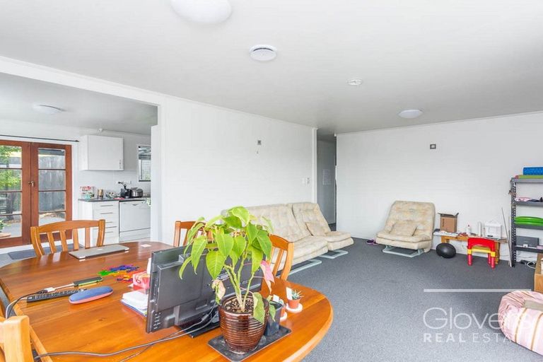 Photo of property in 80 Sunvue Road, Glen Eden, Auckland, 0602
