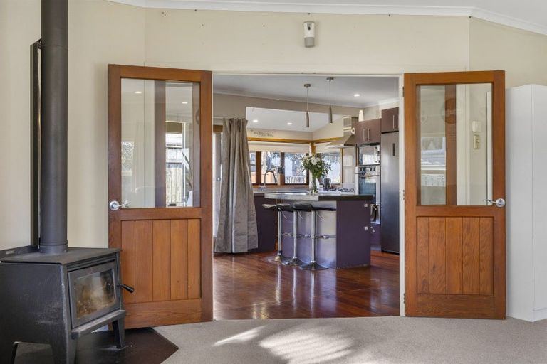 Photo of property in 90 Tamatea Road, Taupo, 3330