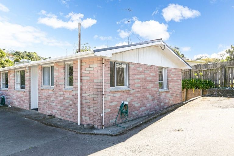Photo of property in 183c Newlands Road, Newlands, Wellington, 6037
