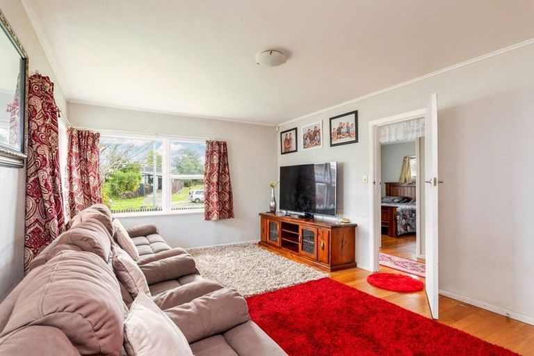 Photo of property in 13 Minton Place, Manurewa, Auckland, 2102