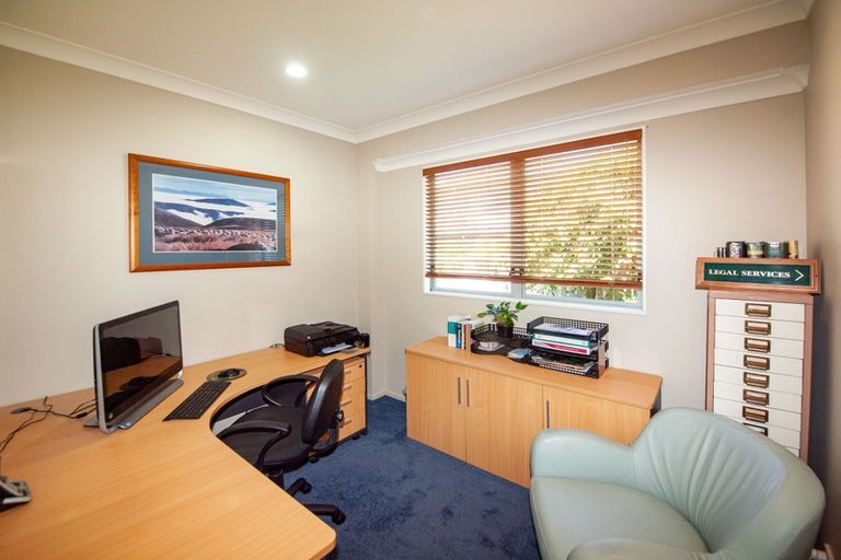 Photo of property in 19 Chippenham Grove, Churton Park, Wellington, 6037