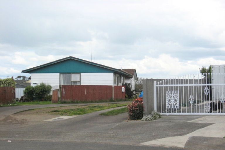 Photo of property in 22 Funnell Place, Manurewa, Auckland, 2102