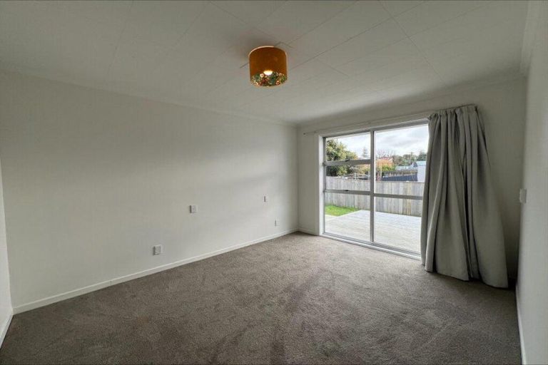 Photo of property in 5 Karaka Street, Castlecliff, Whanganui, 4501