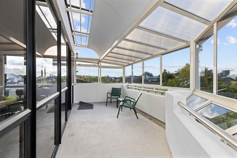 Photo of property in 18a Burn-murdoch Street, St Andrews, Hamilton, 3200
