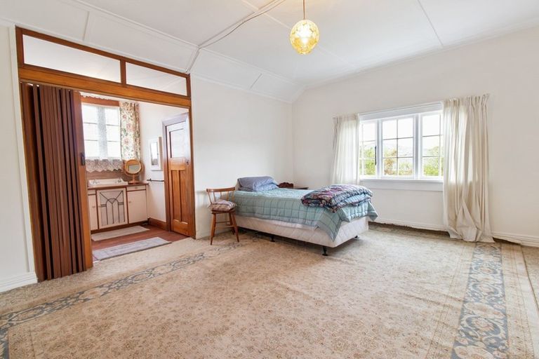 Photo of property in 17 Rhodes Street, Waimate, 7924