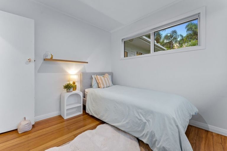 Photo of property in 37 Neptune Avenue, Beach Haven, Auckland, 0626