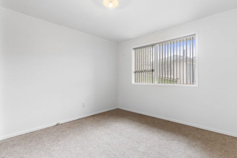 Photo of property in 44 Chislehurst Street, Henderson, Auckland, 0612