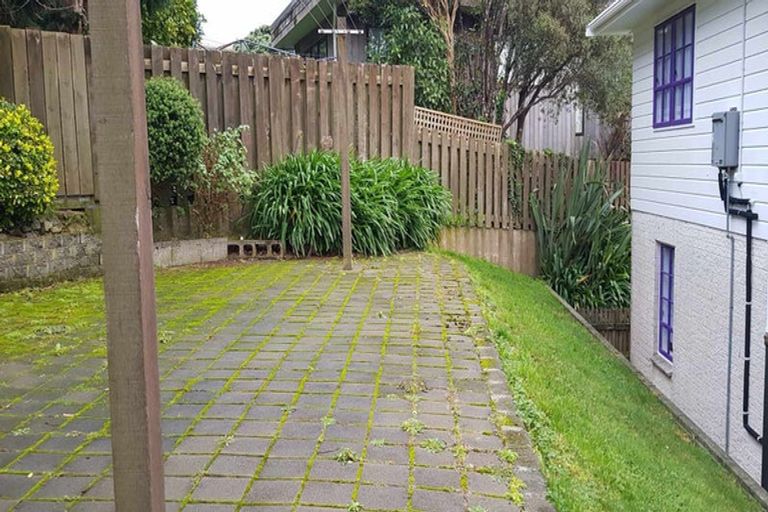 Photo of property in 70 Thurleigh Grove, Karori, Wellington, 6012