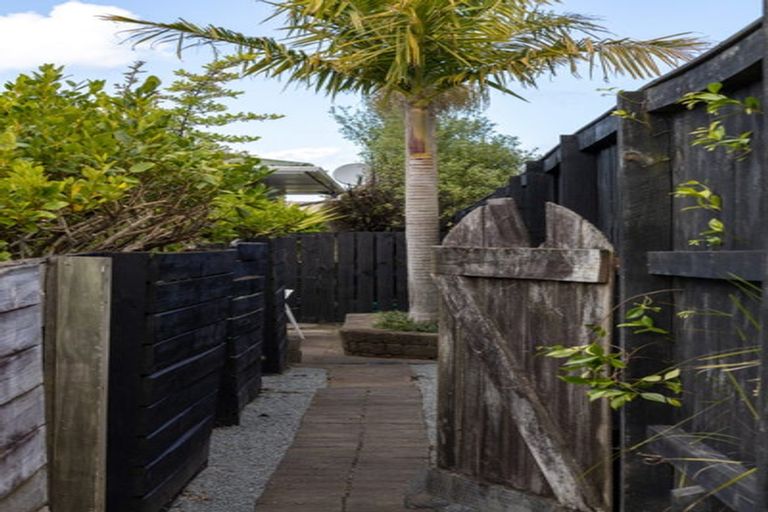 Photo of property in 1/45 Seine Road, Forrest Hill, Auckland, 0620