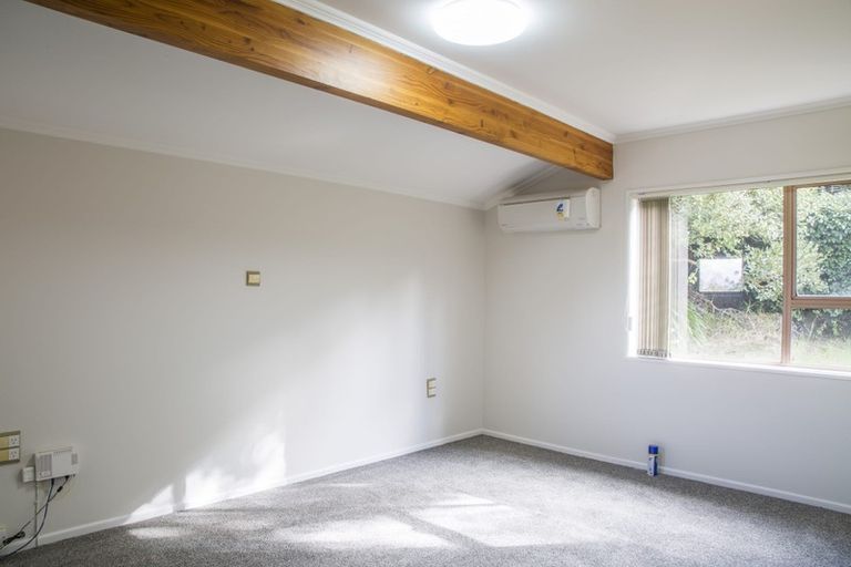 Photo of property in 93 Chelsea View Drive, Chatswood, Auckland, 0626