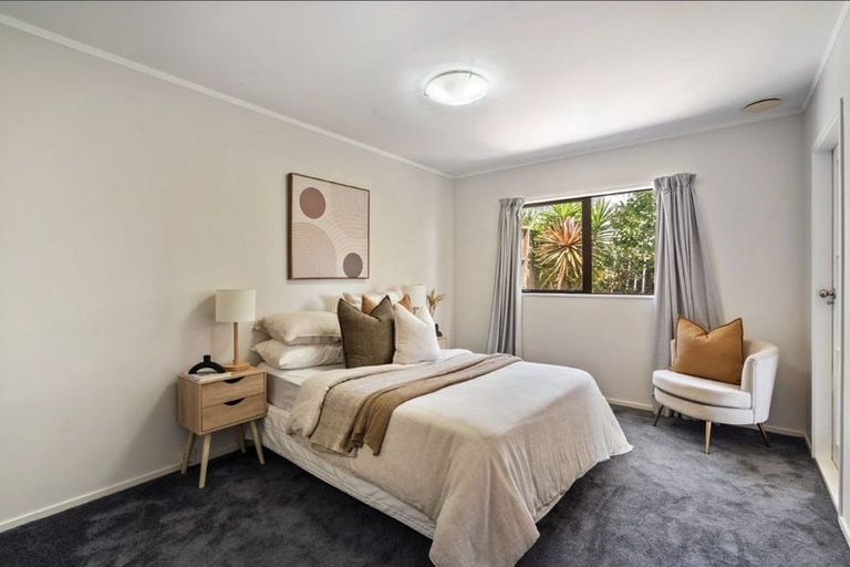 Photo of property in 2/14 Charles Street, Hauraki, Auckland, 0622