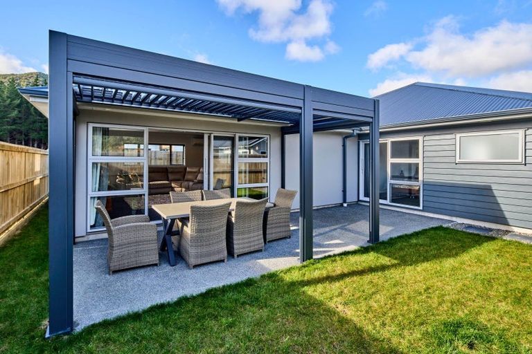 Photo of property in 50 Te Ara O Roimata, Wainuiomata, Lower Hutt, 5014