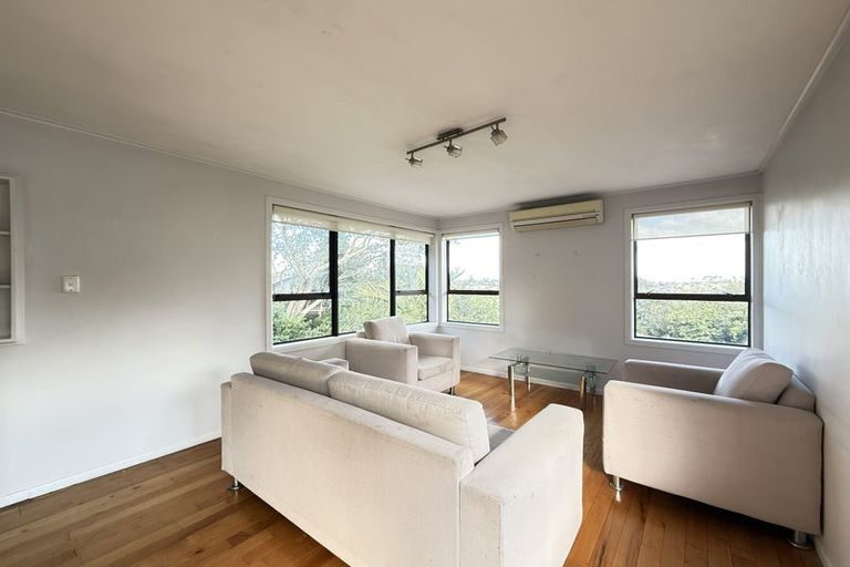 Photo of property in 1/18 Cypress Place, Sunnynook, Auckland, 0620