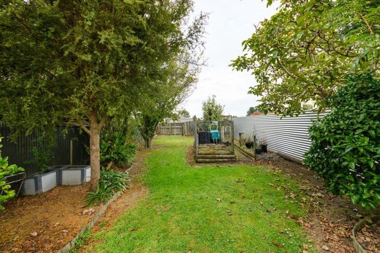 Photo of property in 25 Hunia Street, Marton, 4710