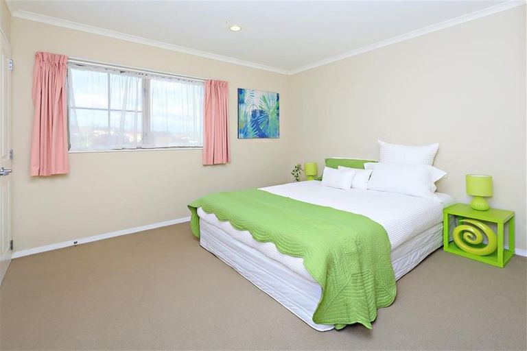 Photo of property in 69 Middlefield Drive, East Tamaki Heights, Auckland, 2016