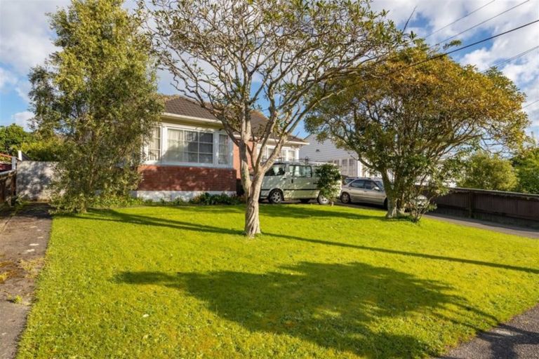 Photo of property in 50 Compton Crescent, Taita, Lower Hutt, 5011