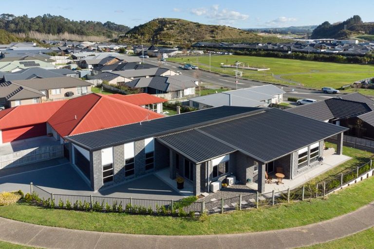 Photo of property in 4 Rochfort Crescent, Pyes Pa, Tauranga, 3112