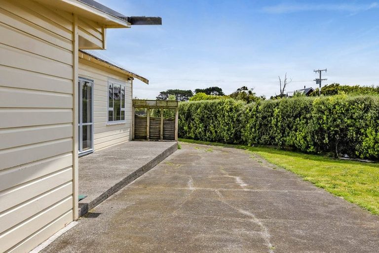 Photo of property in 45 Mcalpine Road, Hawera, 4672