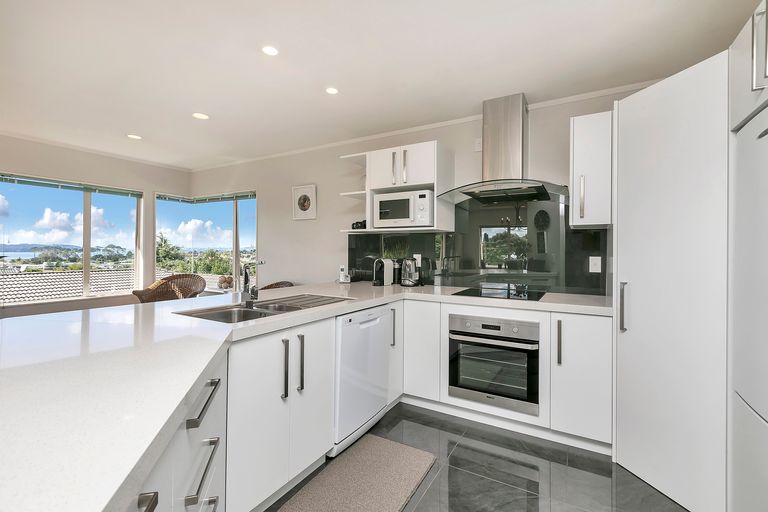 Photo of property in 12 Marlin Street, West Harbour, Auckland, 0618