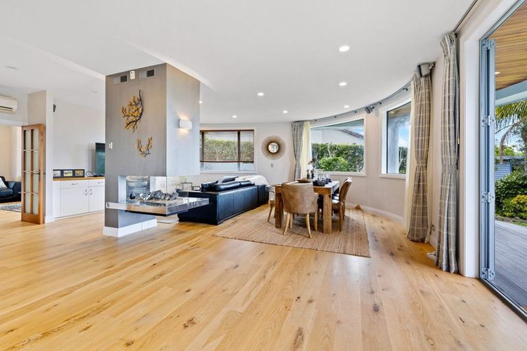 Photo of property in 20 Centennial Place, Campbells Bay, Auckland, 0630