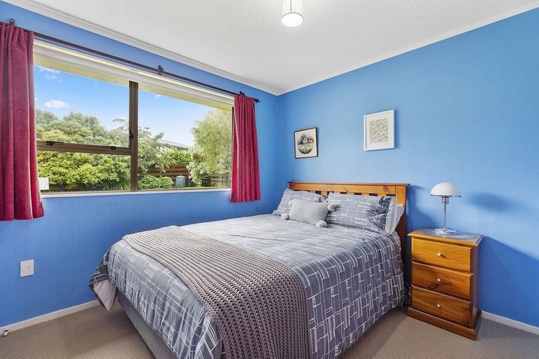 Photo of property in 4 Deveron Place, Tawa, Wellington, 5028