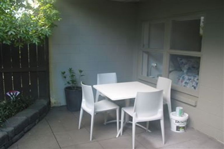 Photo of property in 1/14 Frieston Road, Milford, Auckland, 0620