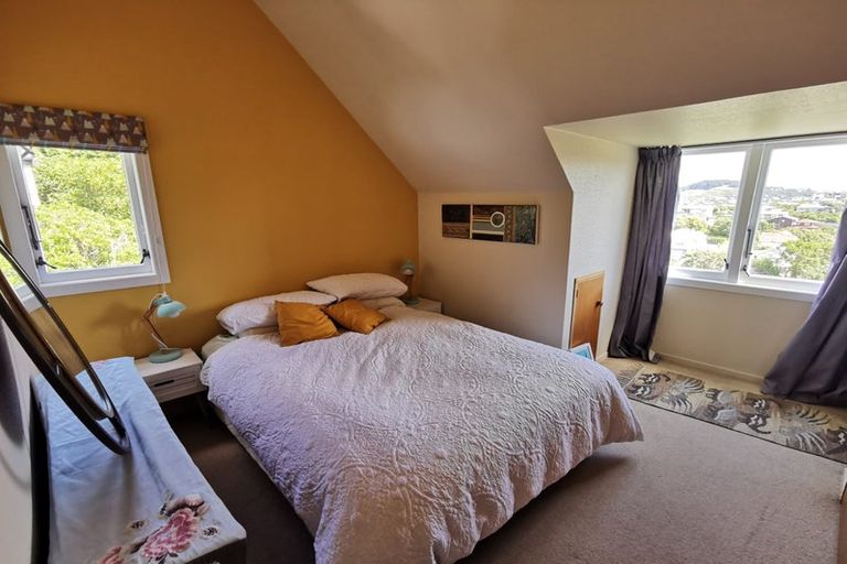 Photo of property in 16 Indira Place, Khandallah, Wellington, 6035