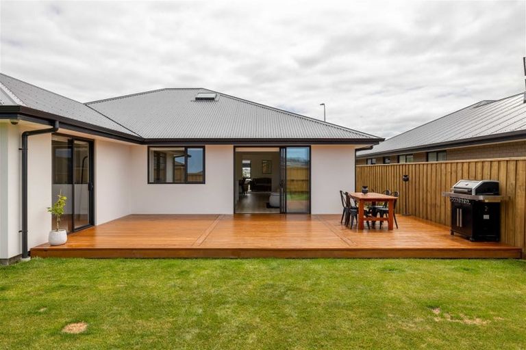 Photo of property in 52 Quinn Crescent, Woodend, 7610